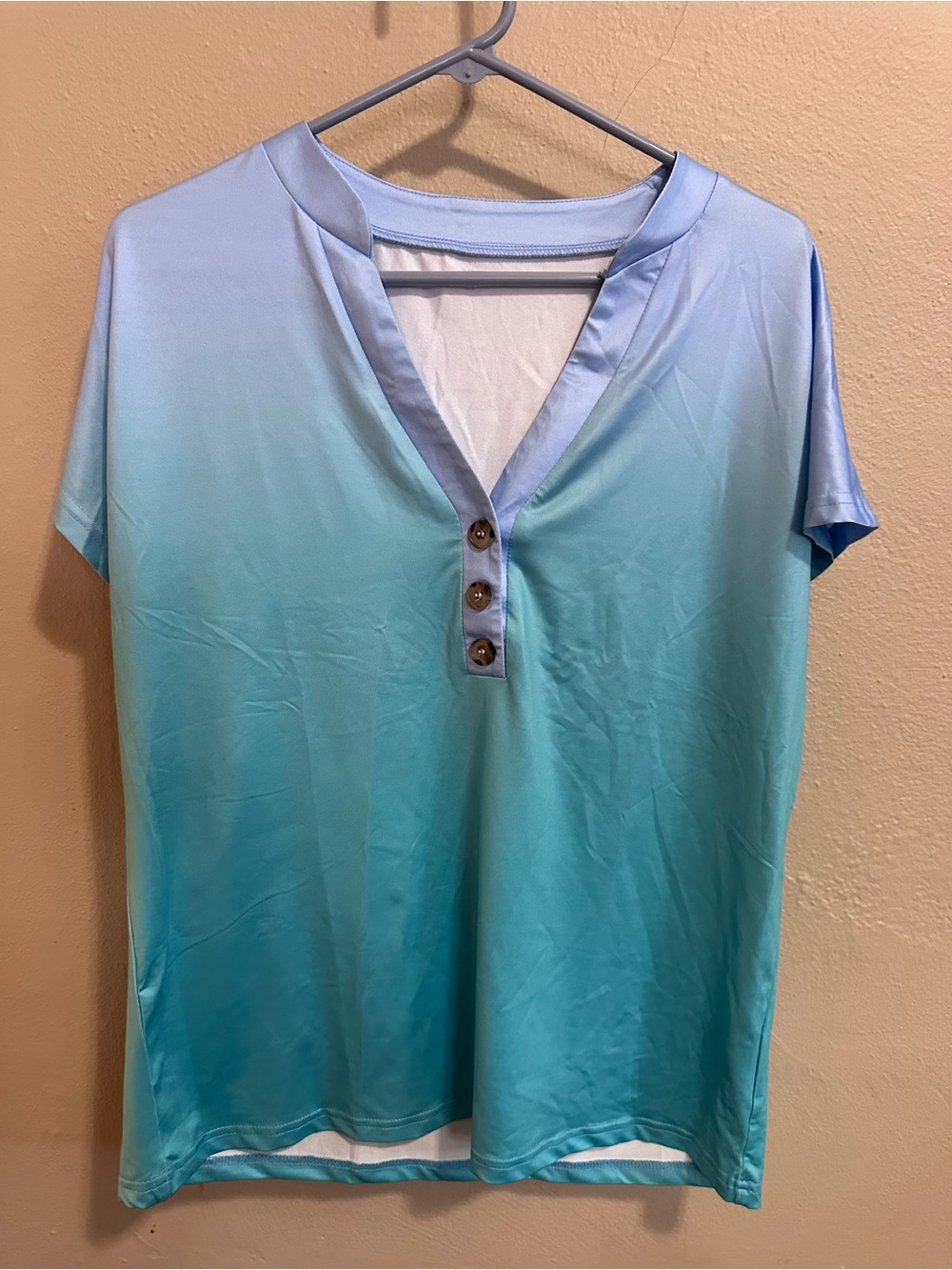 Women's Ombre V-Neck Button Top - Light Blue to Aqua